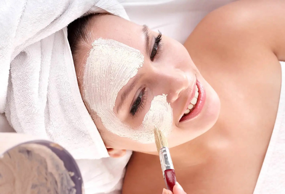 woman receiving fire and ice facial